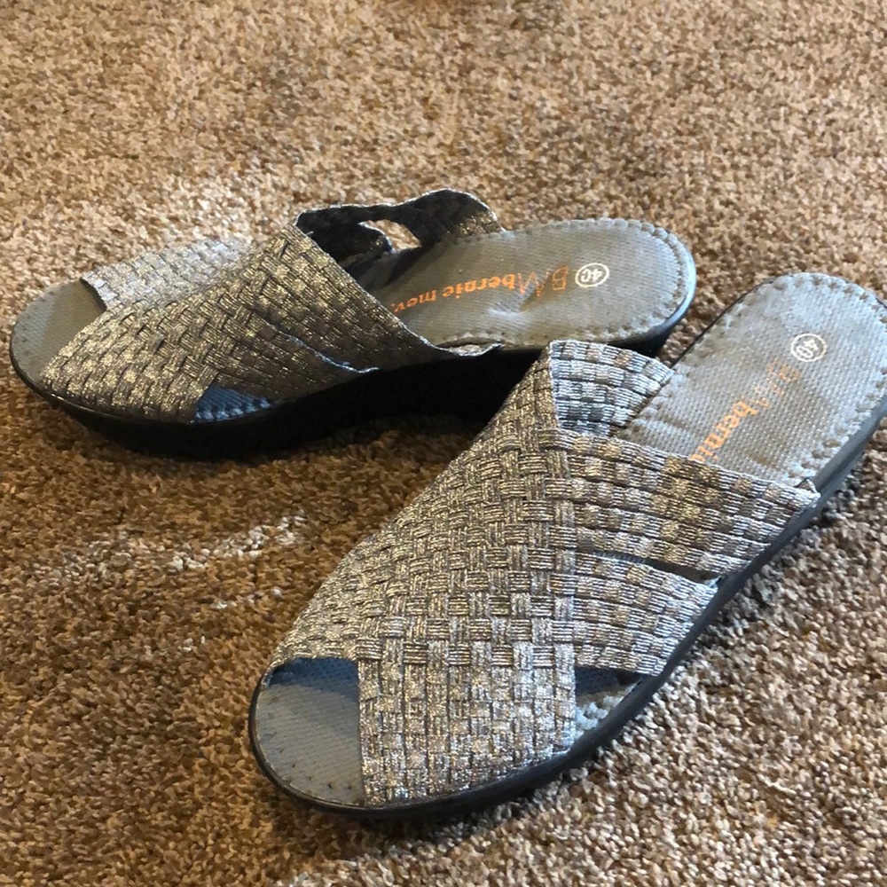 Bernie Mev Silver wedges!!! Eur 40